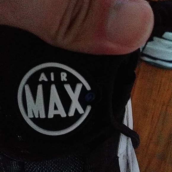 Sneakers - Picture 5 of 6